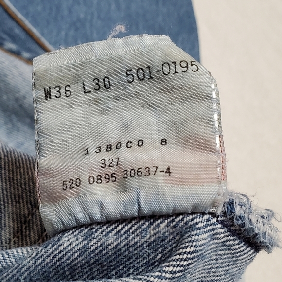 VINTAGE Levi's 501 Distressed High Rise Loose Fit Button-Fly Boyfriend Jeans - Picture 13 of 14